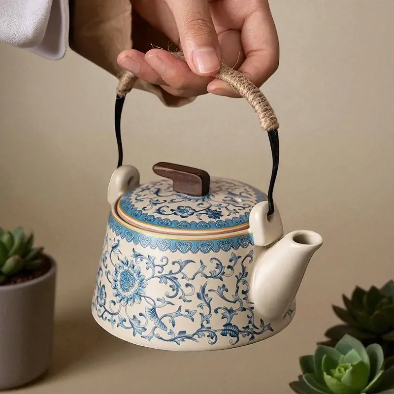 Théière en porcelaine bleu et blanc 260ML – Manche céramique, infuseur intégré