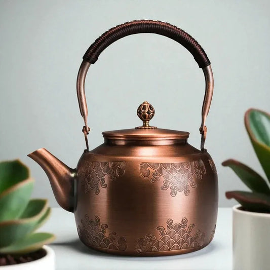 Théière en cuivre 1,7L – Fait main, motif écailles