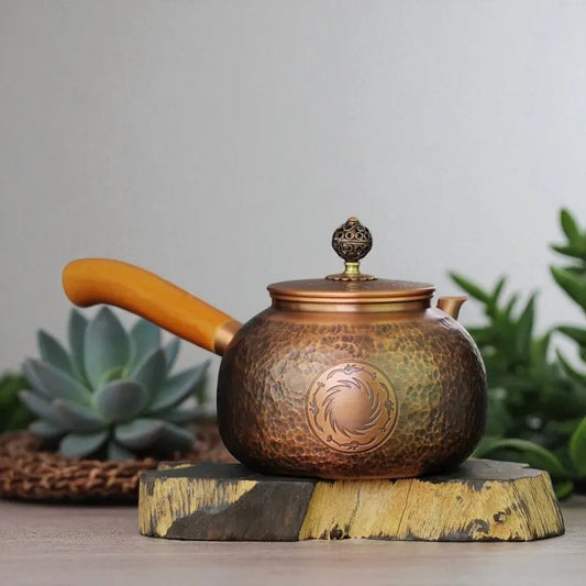 Théière en cuivre 400ML – Manche bois, motif martelé