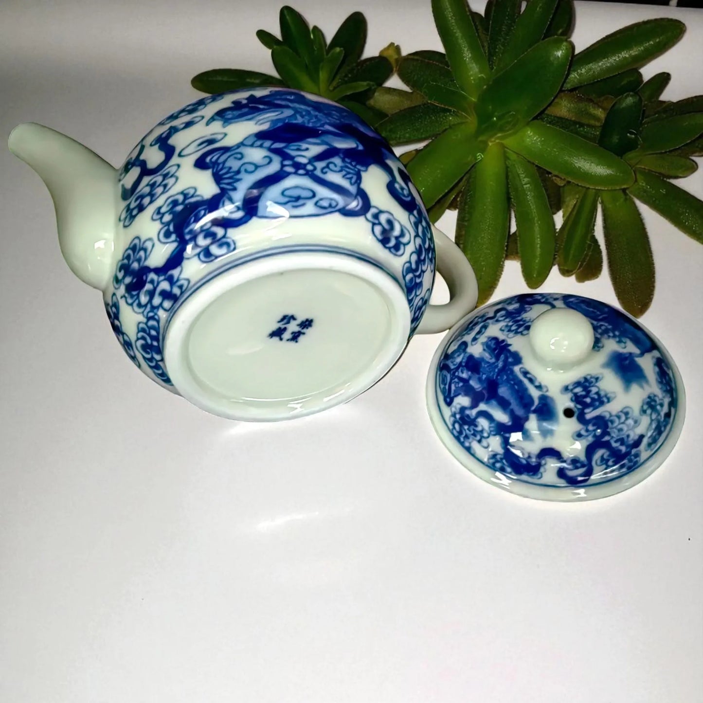 Théière en porcelaine Jingdezhen 200ML – Avec passoire
