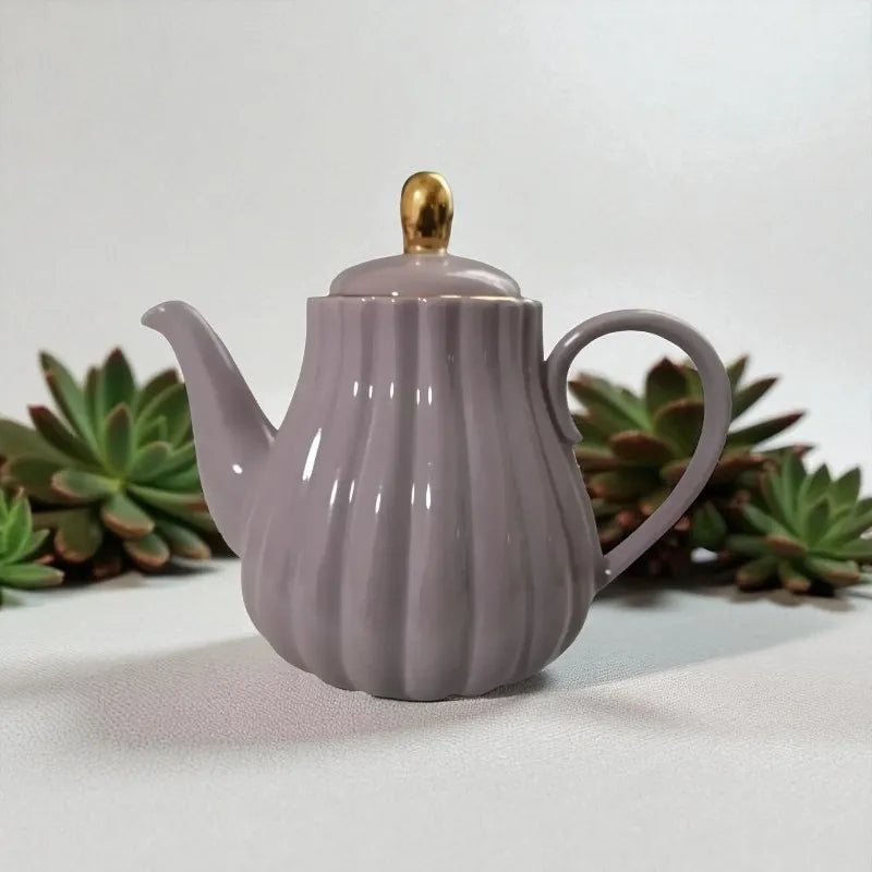Théière en porcelaine violette 1L – Forme citrouille, passoire intégrée